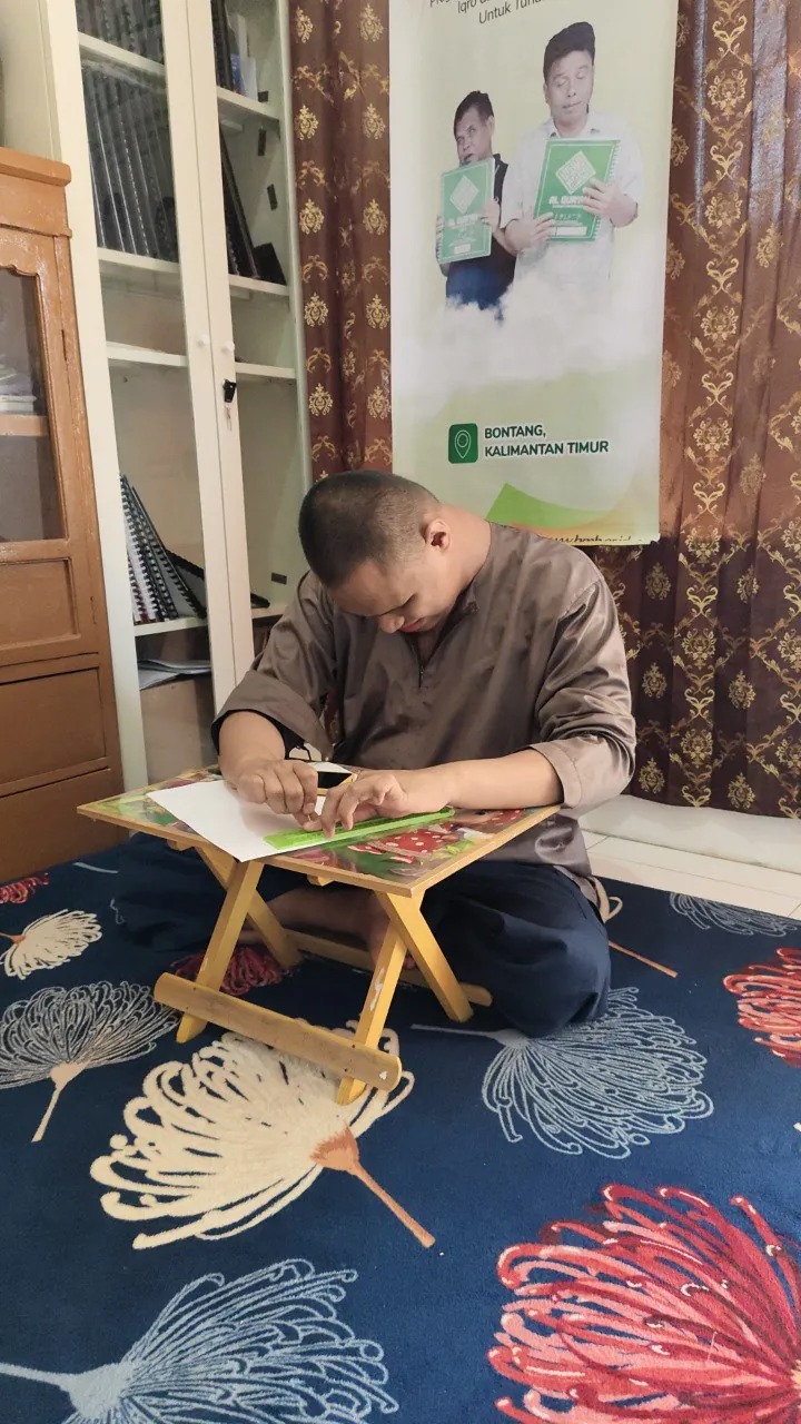 Dakwah untuk Disabilitas: BMH Mudahkan Mereka Membaca dan Menulis Al-Qur’an Braille di Bontang