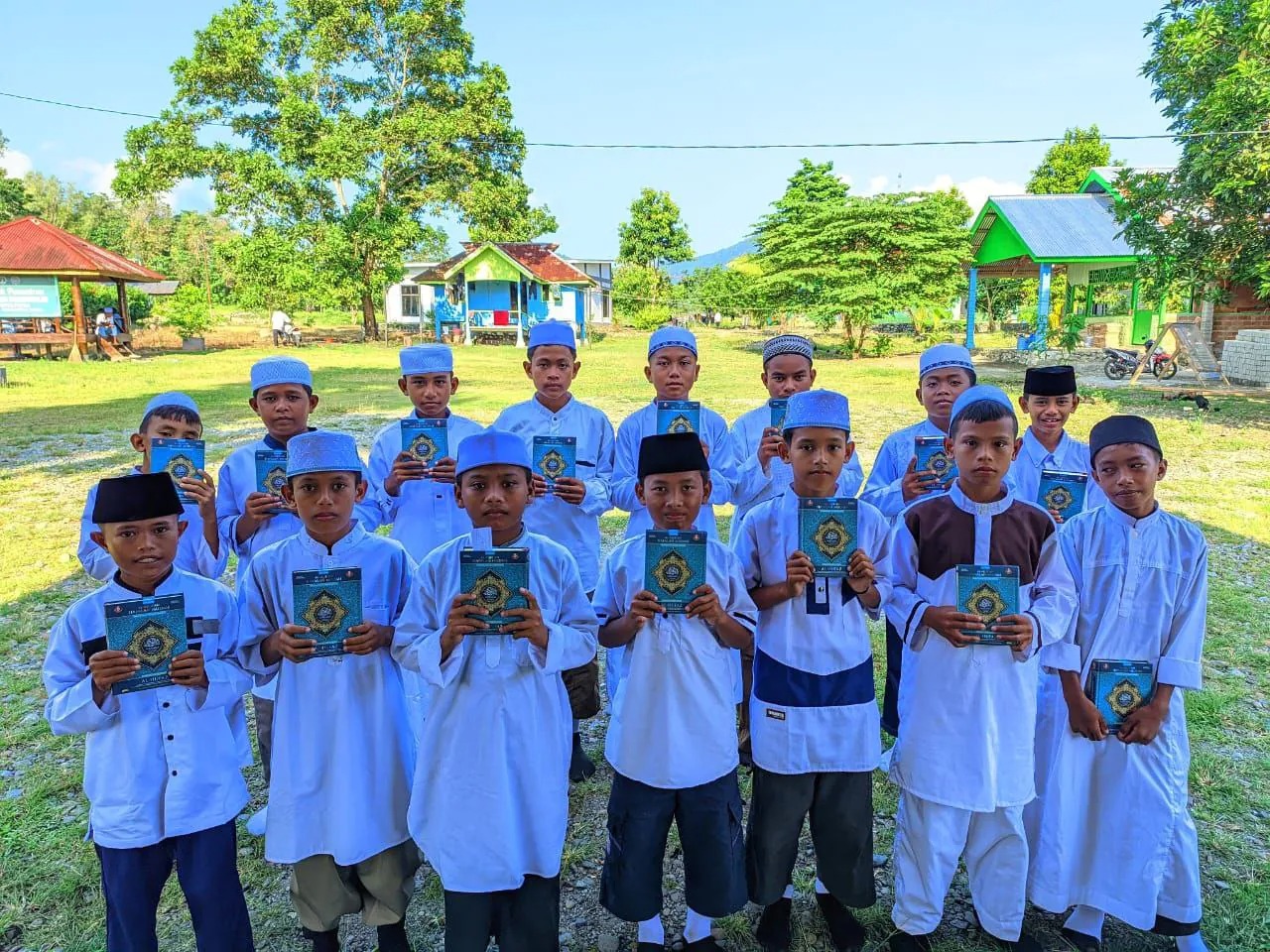 BMH Salurkan Al-Qur’an Hafalan, Semangat Santri Hidayatullah Subaim Menyala